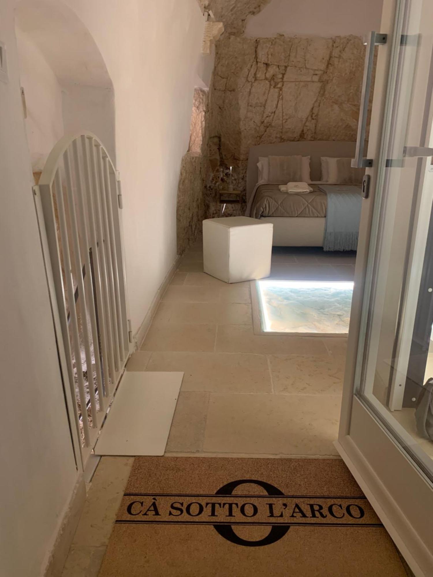 Bed and Breakfast Ca Sotto L'Arco Ostuni Exterior foto